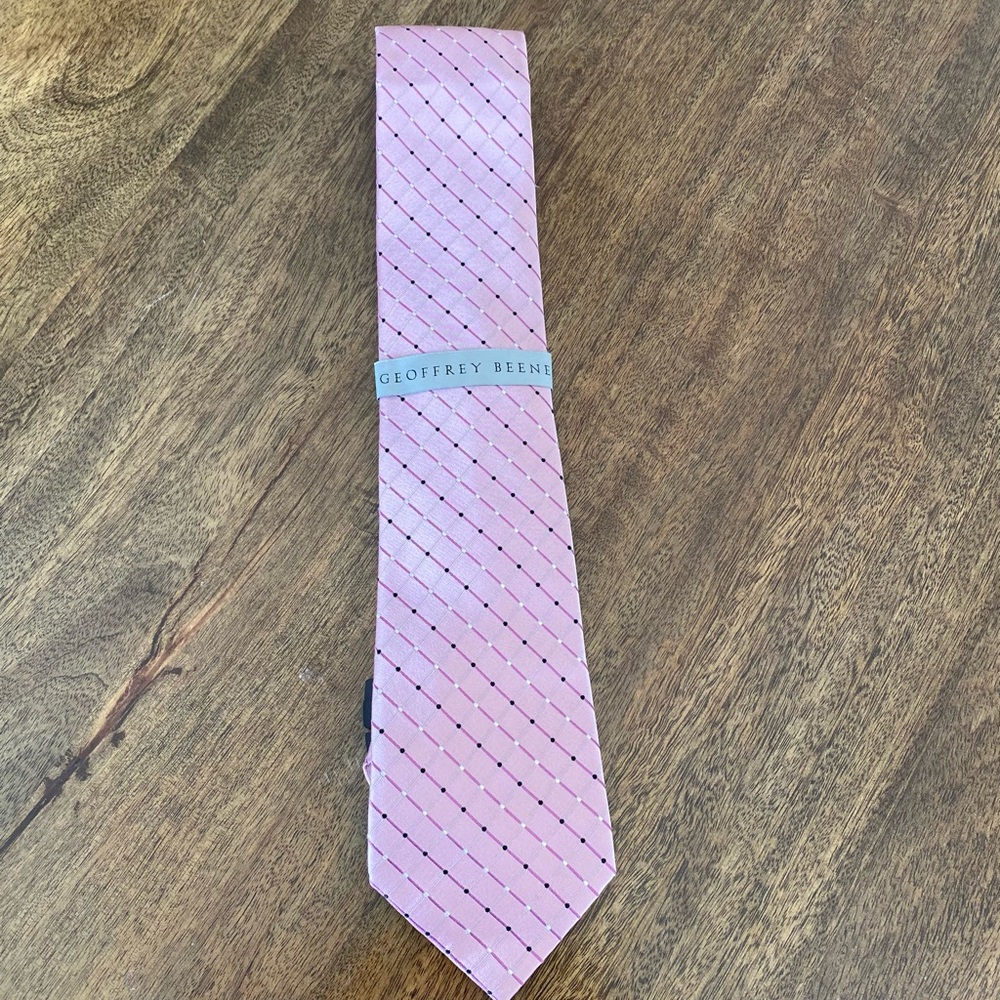 NWT Mens Geoffrey Beene Tie
